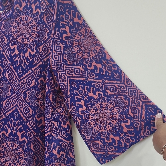 Banana Republic Purple and Pink Asymmetrical 3/4 Sleeve Blouse - Picture 2 of 10